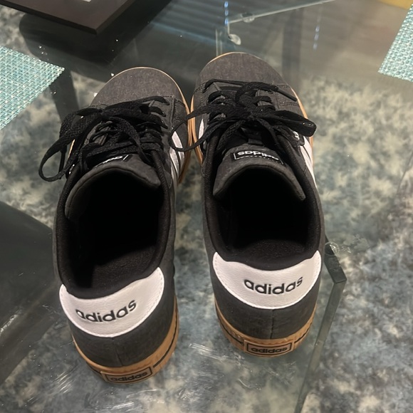 Daily 3.0 Adidas. Washed canvas upper. Size 11 1/2 - Picture 4 of 4